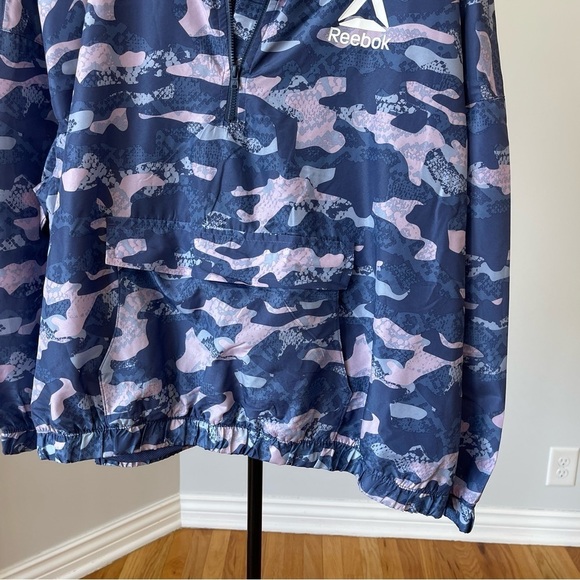 Reebok Women's Essential camo printed quarter zip windbreaker in a size XXL NWT - Picture 15 of 16
